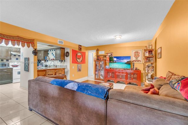 6411 SW 116th Ct E, Miami, FL 33173