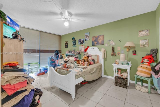 6411 SW 116th Ct E, Miami, FL 33173