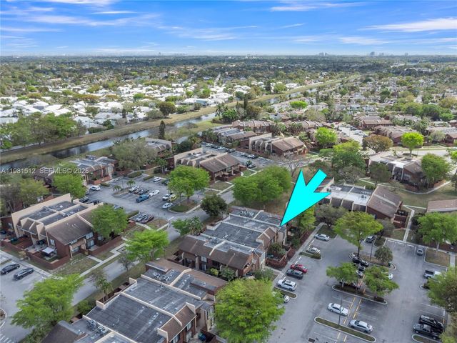 6411 SW 116th Ct E, Miami, FL 33173