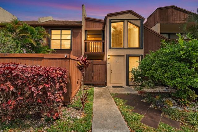 6411 SW 116th Ct E, Miami, FL 33173