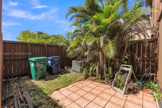 6411 SW 116th Ct E, Miami, FL 33173