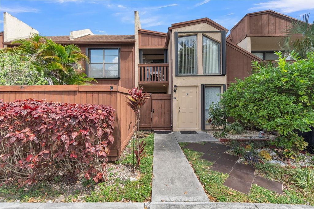 6411 SW 116th Ct E, Miami, FL 33173