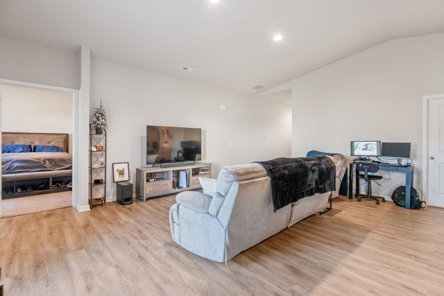 1335 E Skyview Dr, El Dorado, KS 67042