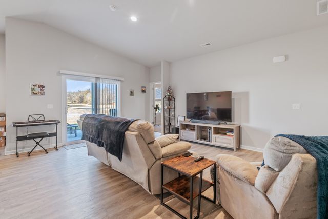 1335 E Skyview Dr, El Dorado, KS 67042