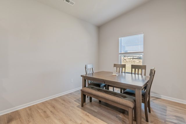 1335 E Skyview Dr, El Dorado, KS 67042