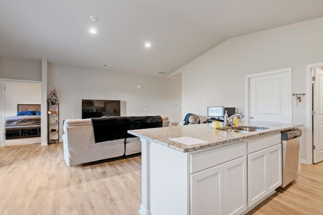 1335 E Skyview Dr, El Dorado, KS 67042