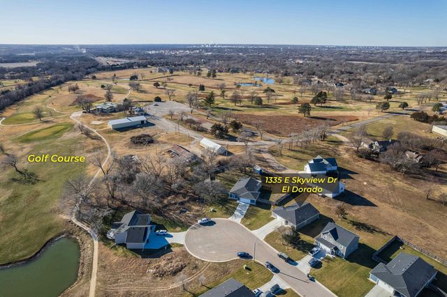 1335 E Skyview Dr, El Dorado, KS 67042