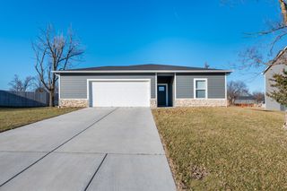 1335 E Skyview Dr, El Dorado, KS 67042