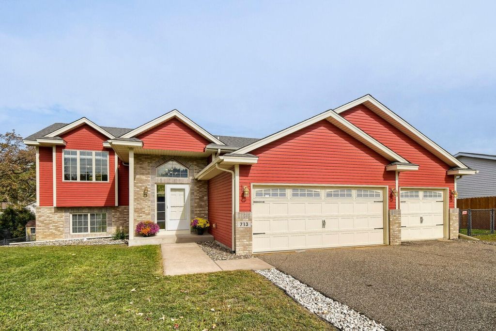 713 122nd Avenue NW, Coon Rapids, MN 55448 — exterior