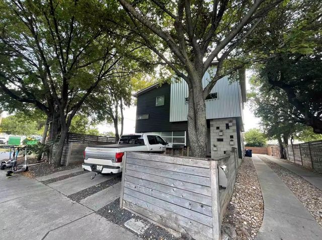 2307 E 2nd ST A, Austin, TX 78702