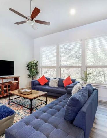 2307 E 2nd ST A, Austin, TX 78702