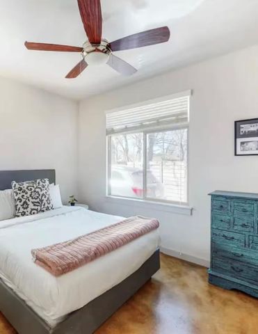 2307 E 2nd ST A, Austin, TX 78702