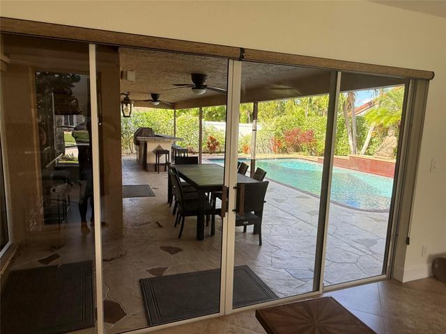 5532 Descartes Cir, Boynton Beach, FL 33472