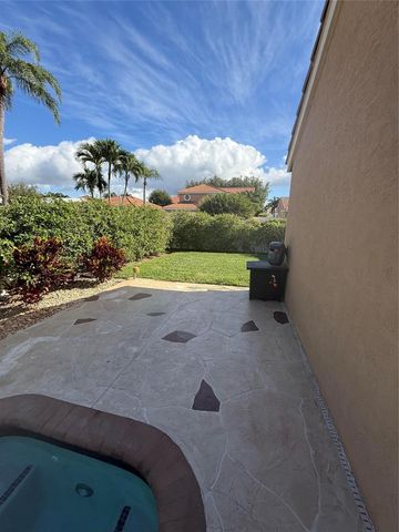 5532 Descartes Cir, Boynton Beach, FL 33472