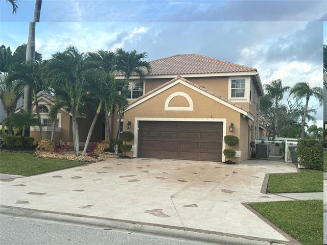 5532 Descartes Cir, Boynton Beach, FL 33472