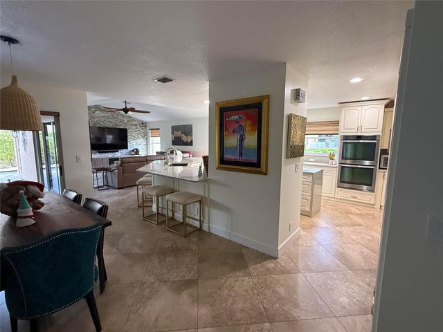 5532 Descartes Cir, Boynton Beach, FL 33472