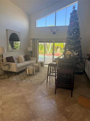 5532 Descartes Cir, Boynton Beach, FL 33472