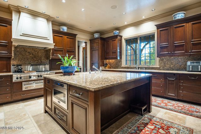 6025 Lake Geneva, Reno, NV 89511