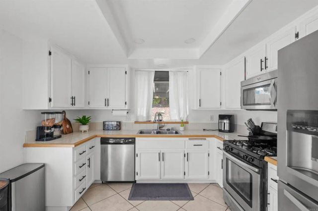 39701 Kilkare Circle, Murrieta, CA 92562