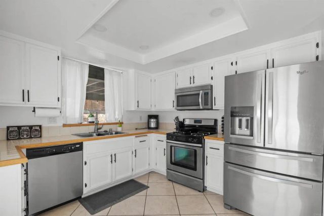 39701 Kilkare Circle, Murrieta, CA 92562