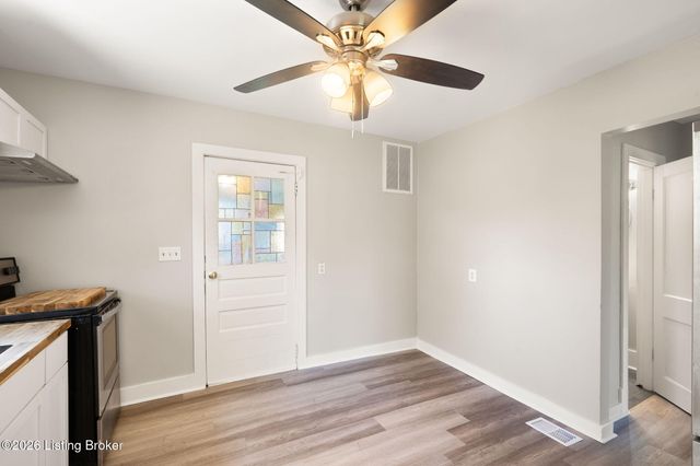 7208 Helen Ave, Louisville, KY 40258