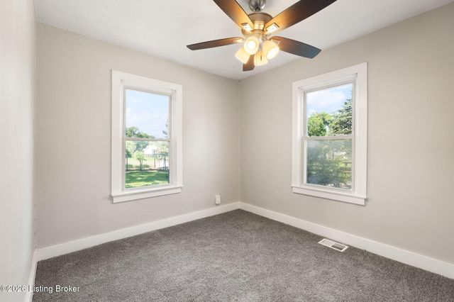 7208 Helen Ave, Louisville, KY 40258