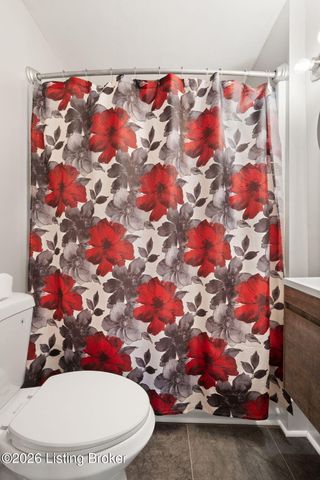 7208 Helen Ave, Louisville, KY 40258