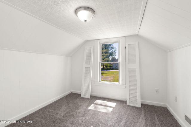 7208 Helen Ave, Louisville, KY 40258