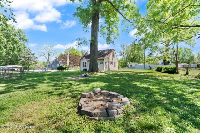 7208 Helen Ave, Louisville, KY 40258