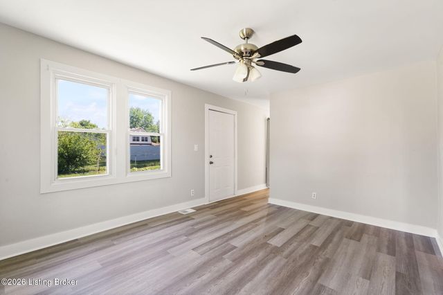 7208 Helen Ave, Louisville, KY 40258