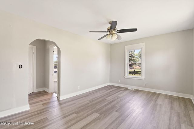 7208 Helen Ave, Louisville, KY 40258