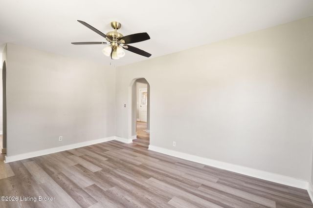 7208 Helen Ave, Louisville, KY 40258