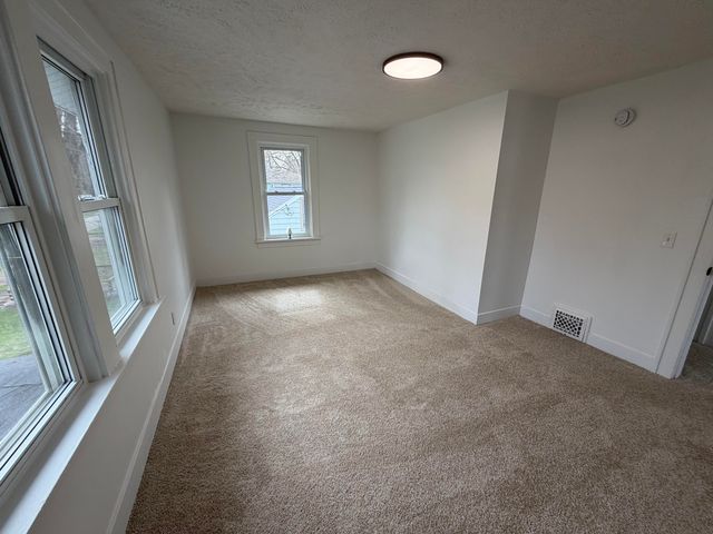 5273 Keyes Drive, Kalamazoo, MI 49004