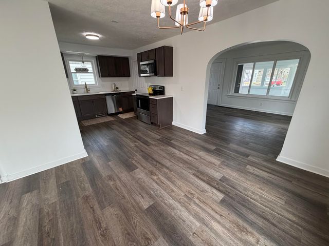 5273 Keyes Drive, Kalamazoo, MI 49004