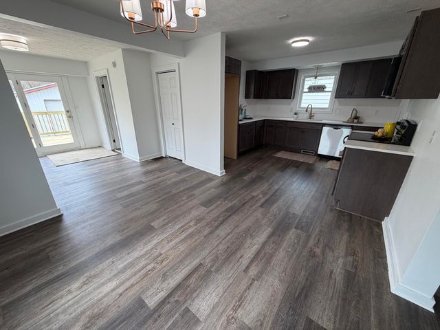 5273 Keyes Drive, Kalamazoo, MI 49004