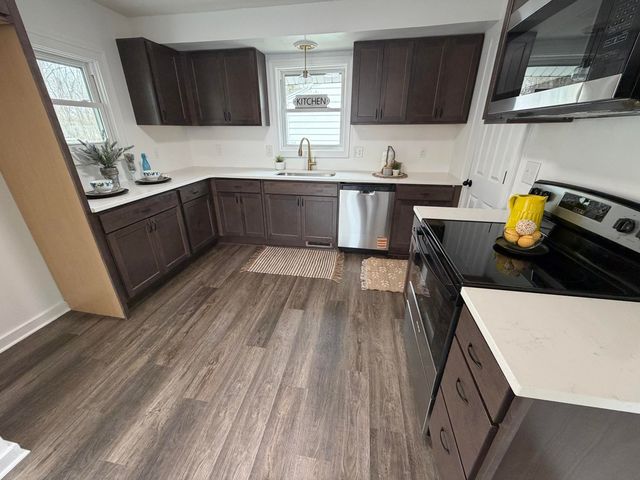 5273 Keyes Drive, Kalamazoo, MI 49004