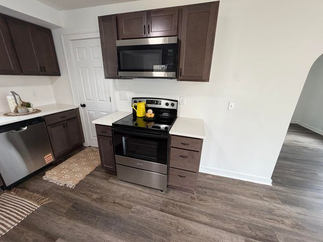 5273 Keyes Drive, Kalamazoo, MI 49004