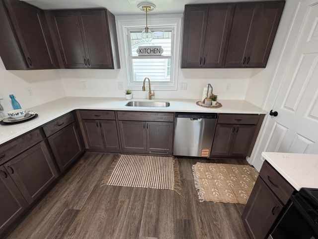 5273 Keyes Drive, Kalamazoo, MI 49004