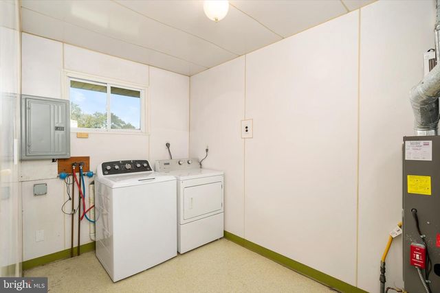16 SUNSET BLVD, Trenton, NJ 08690