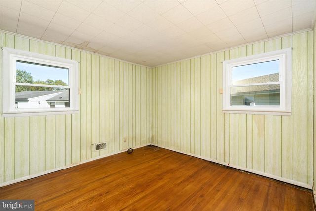 16 SUNSET BLVD, Trenton, NJ 08690