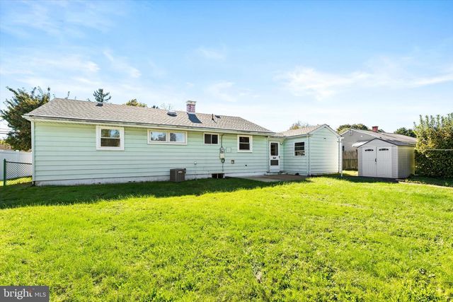 16 SUNSET BLVD, Trenton, NJ 08690