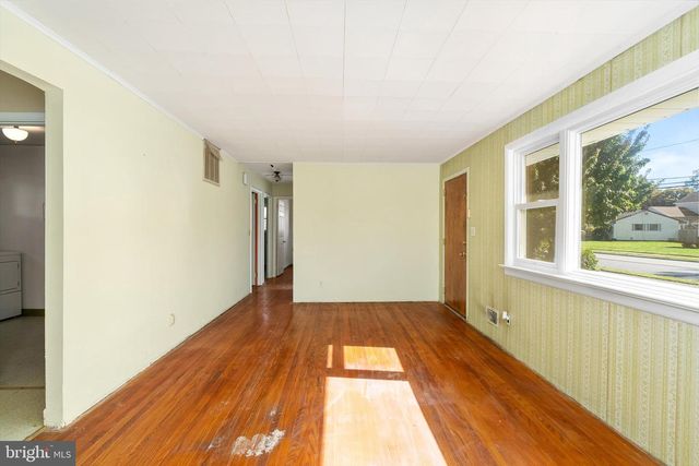 16 SUNSET BLVD, Trenton, NJ 08690
