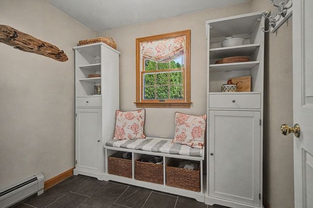 56 North St, Hatfield, MA 01038