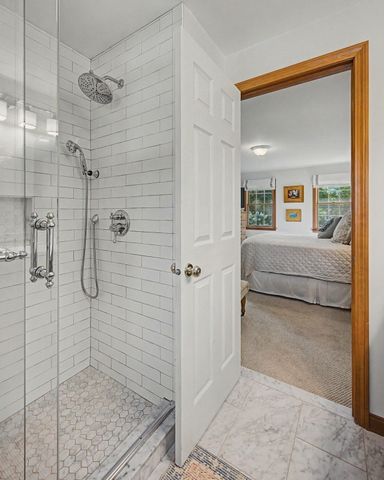 56 North St, Hatfield, MA 01038