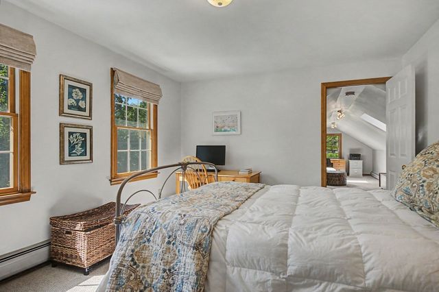 56 North St, Hatfield, MA 01038