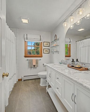 56 North St, Hatfield, MA 01038