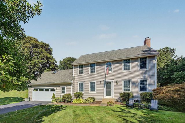 56 North St, Hatfield, MA 01038