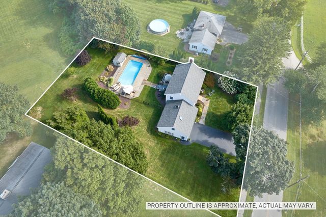56 North St, Hatfield, MA 01038