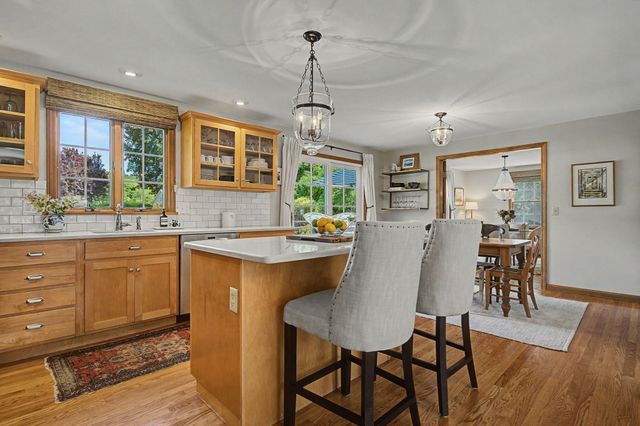 56 North St, Hatfield, MA 01038