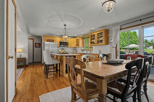 56 North St, Hatfield, MA 01038